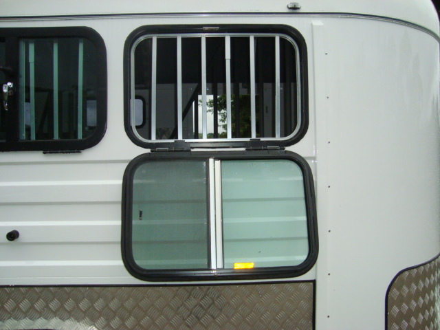 加长角度负载马漂浮物，适用于 2 匹马