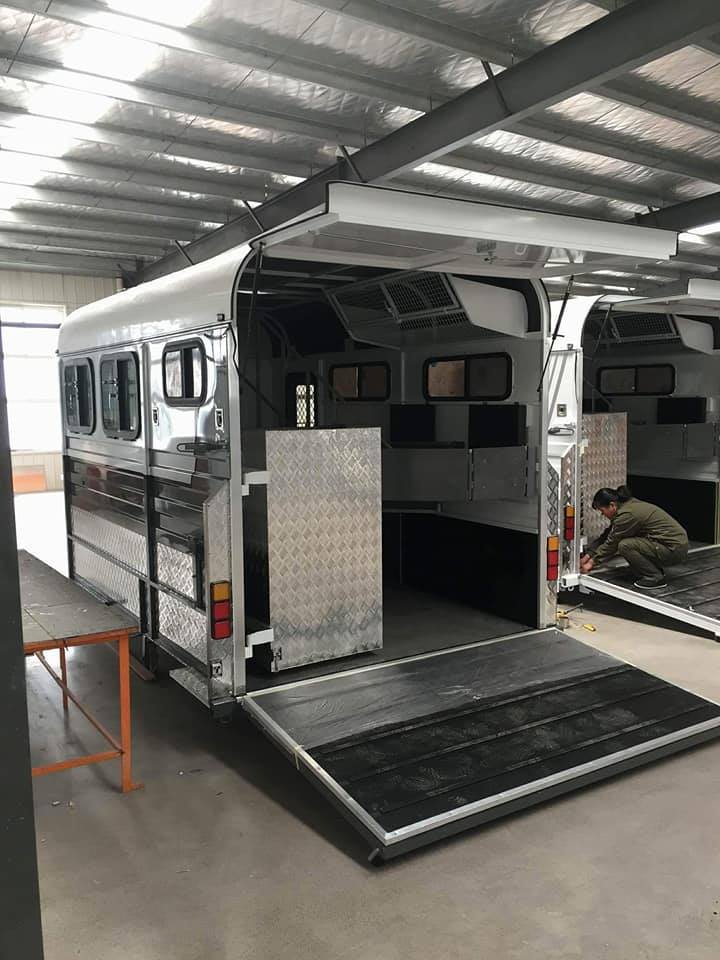 加长角度负载马漂浮物,适用于 2 匹马