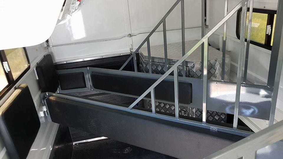 加长角度负载马漂浮物,适用于 2 匹马