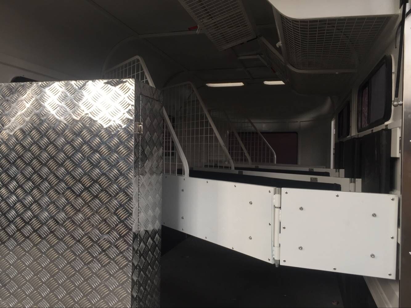 3 匹马的角度负载马浮标