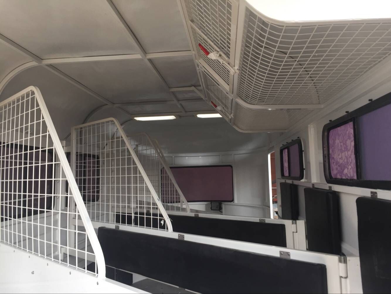 3 匹马的角度负载马浮标