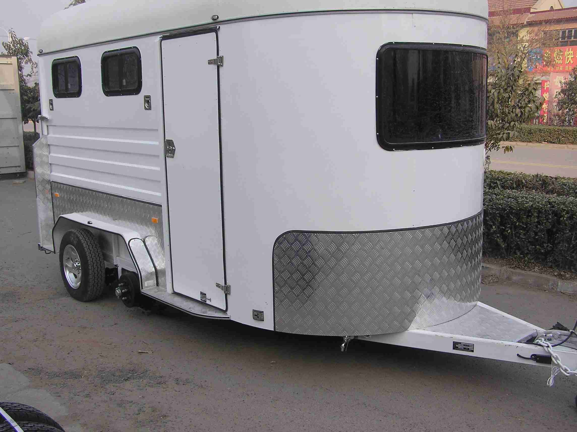 2 匹马的角度负载马浮子