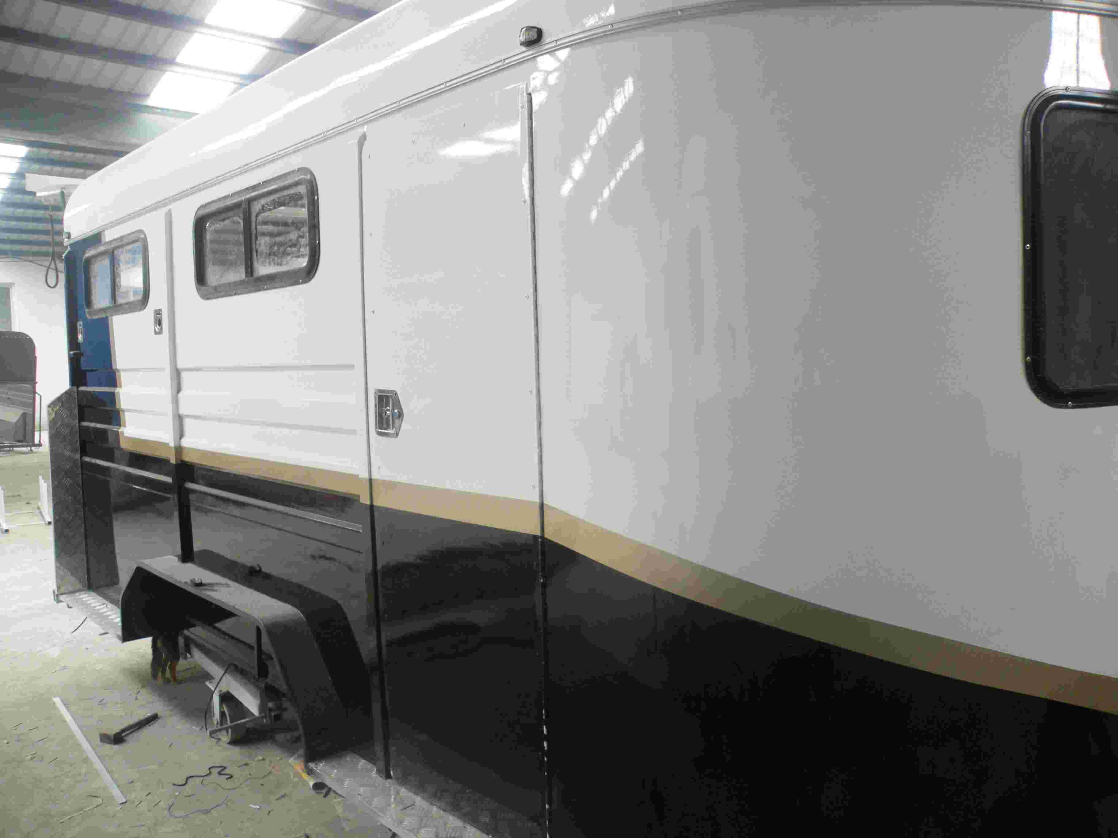 3 匹马的角度负载马浮标