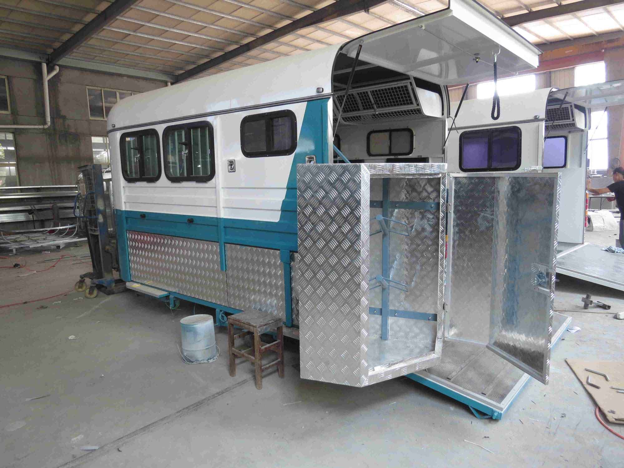 加长角度负载马漂浮物,适用于 2 匹马