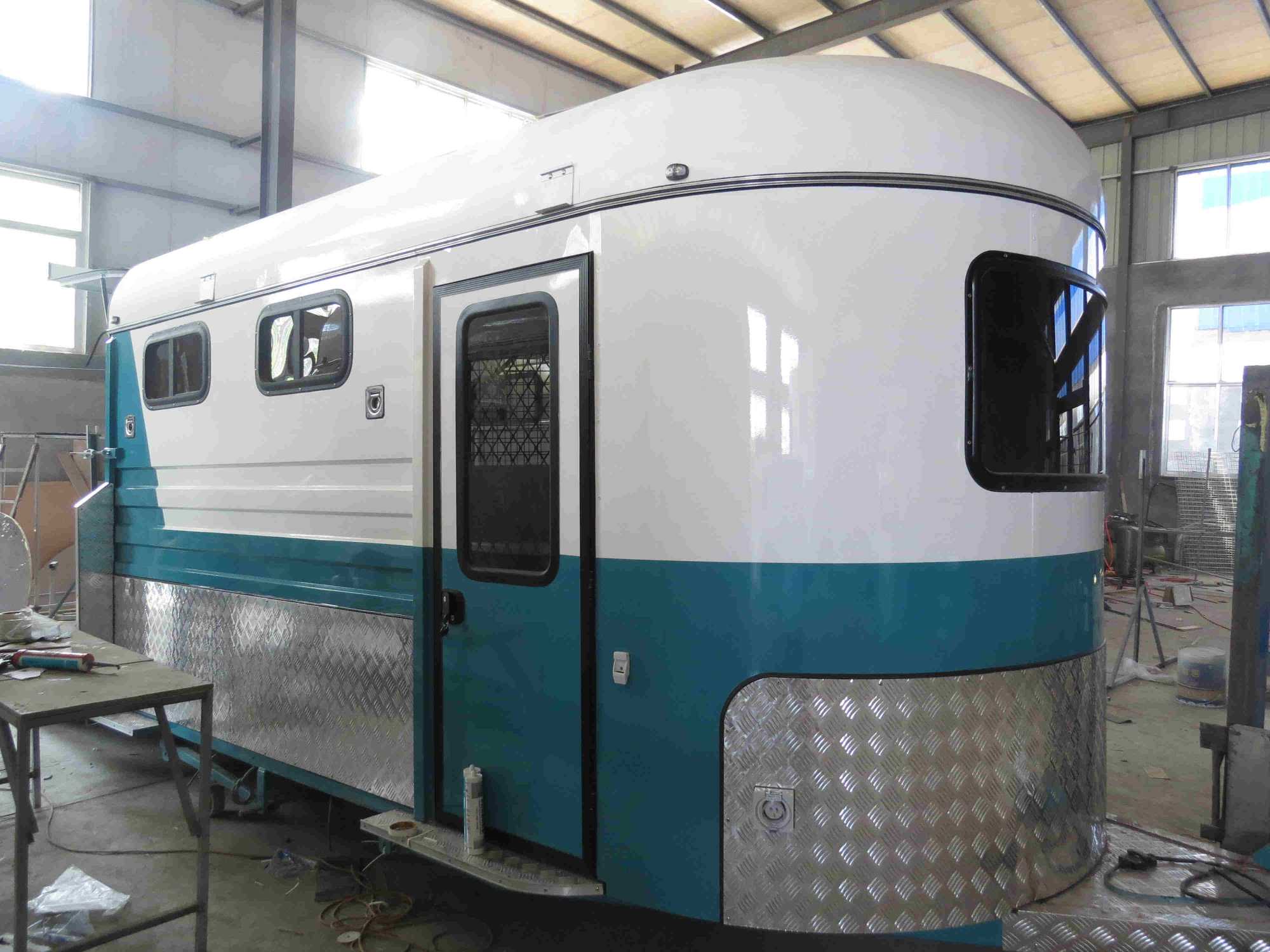 加长角度负载马漂浮物,适用于 2 匹马