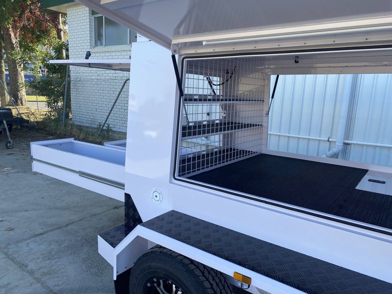 双轴大型商人拖车