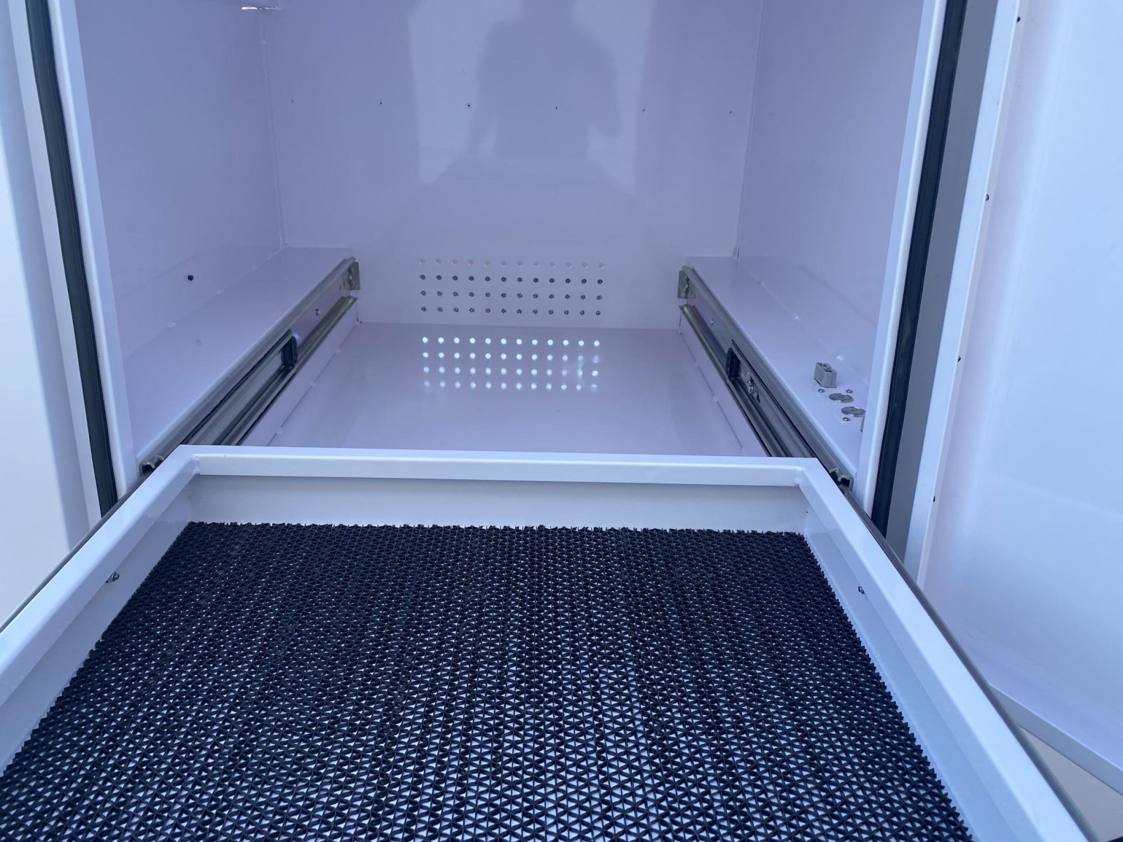 单轴大型商人拖车