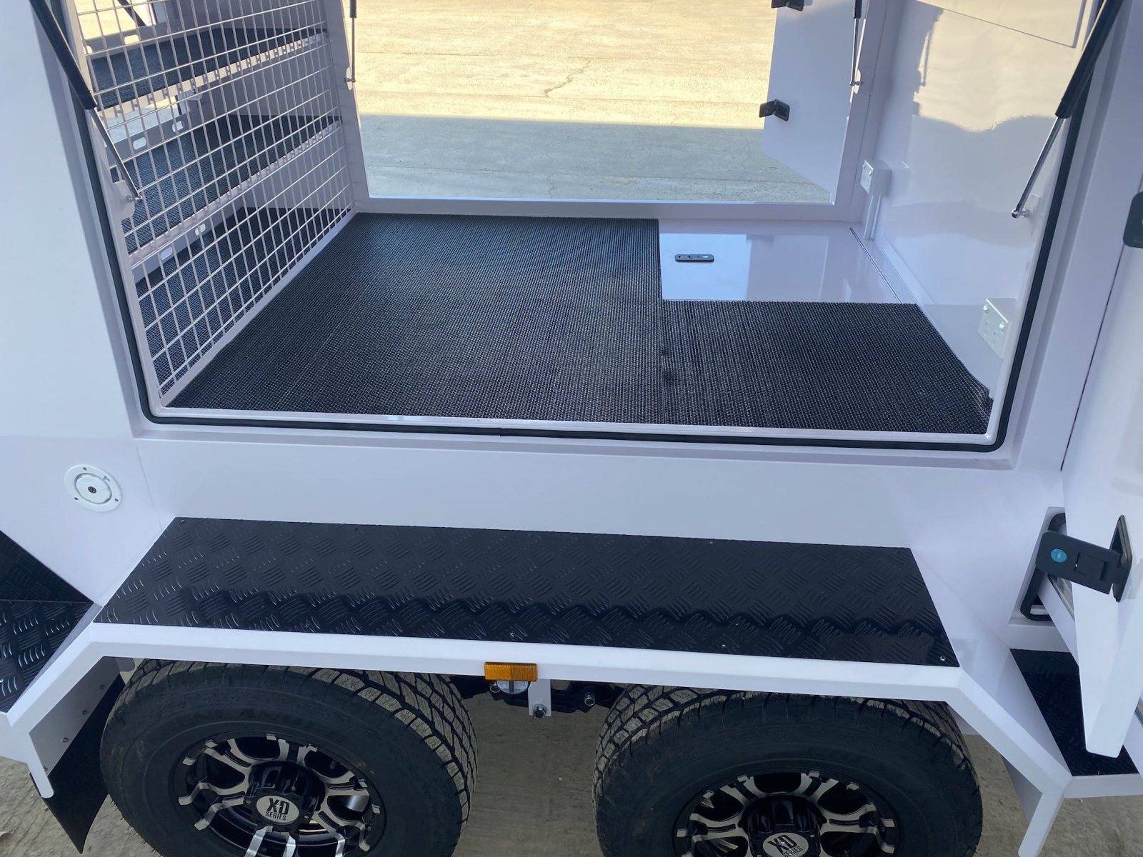 双轴大型商人拖车