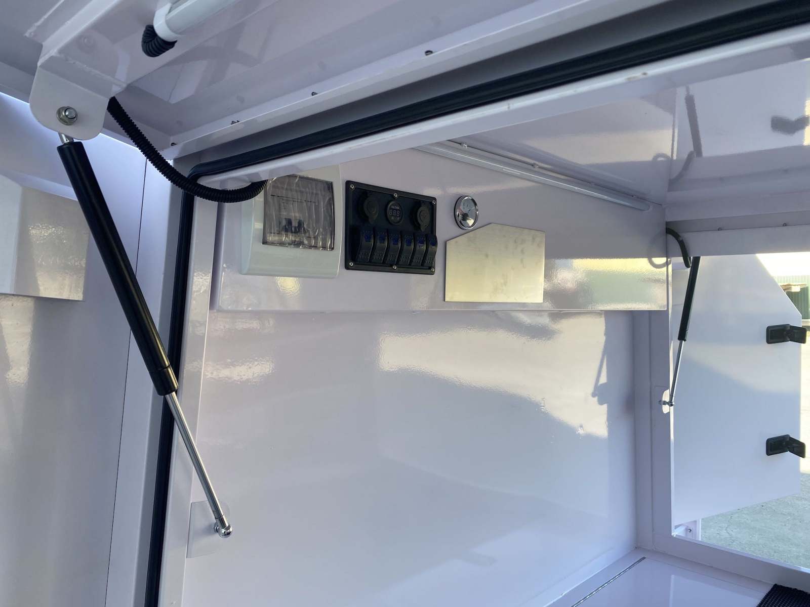 单轴大型商人拖车