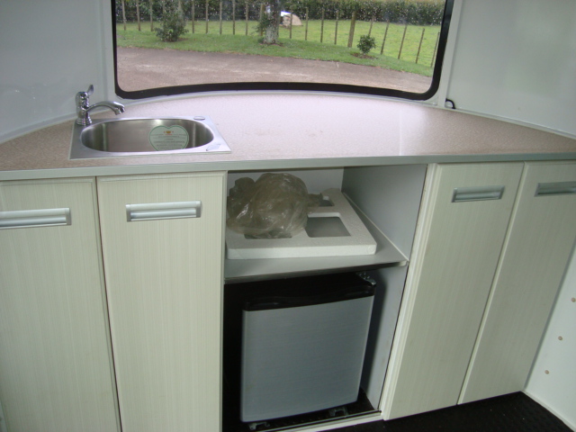 豪华 2 型马角负载试马车