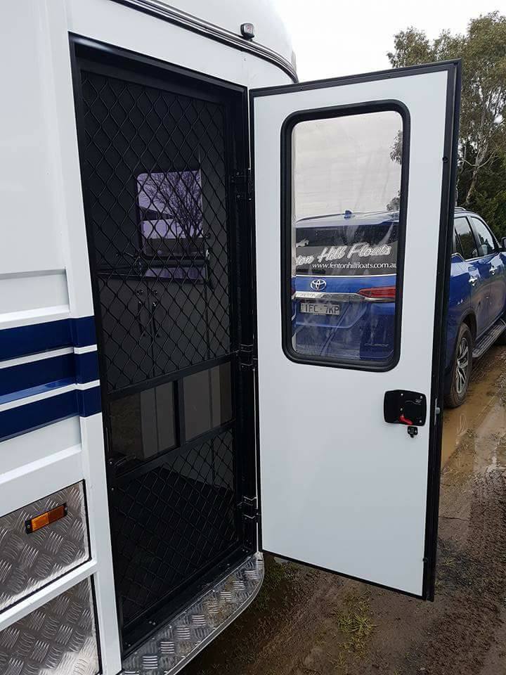 标准 2 型马角负载马拖车