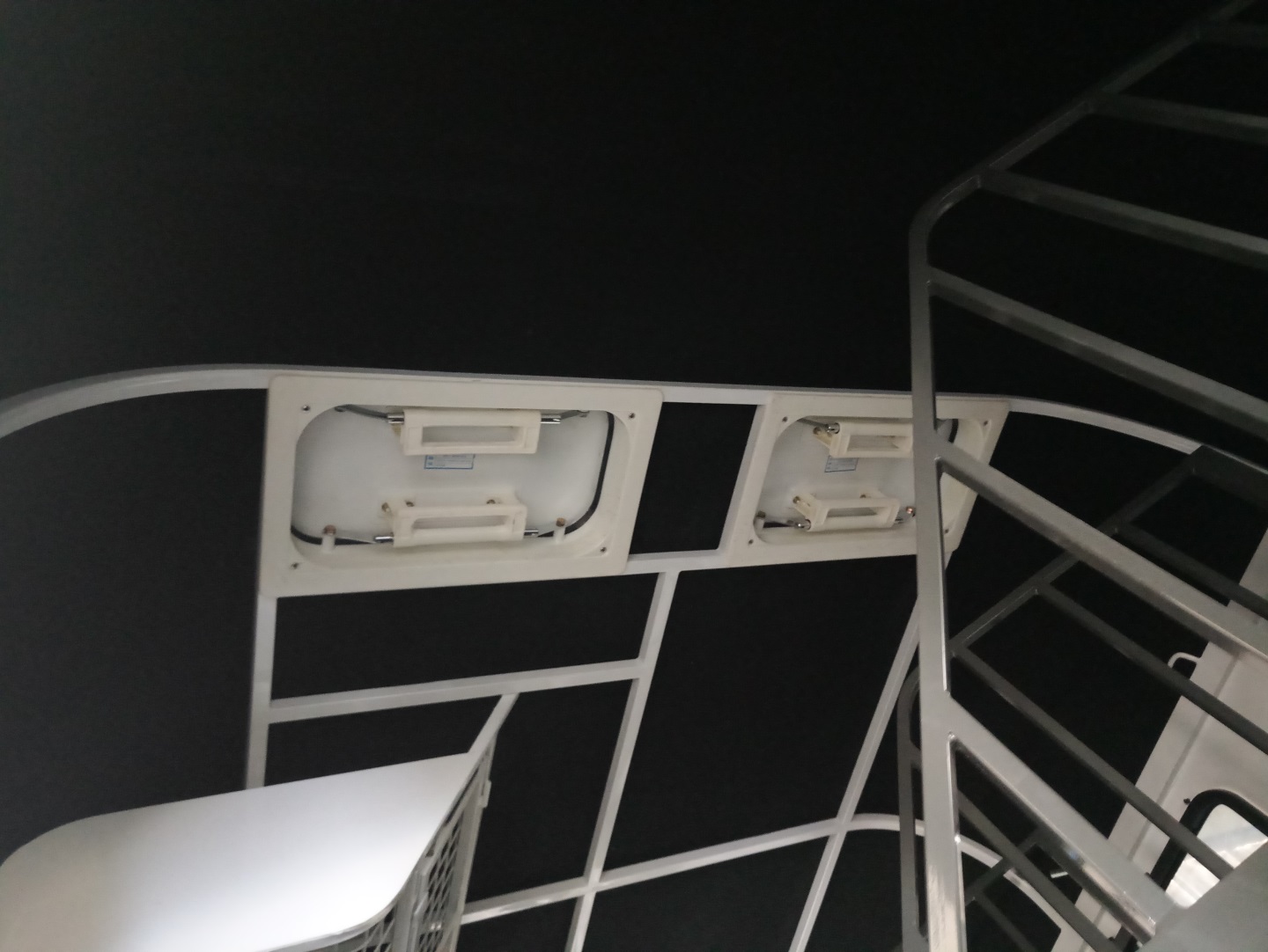 标准 2 型马直载马拖车