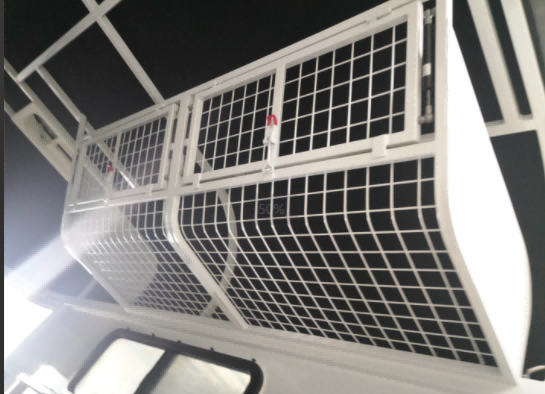 标准 2 型马直载马拖车