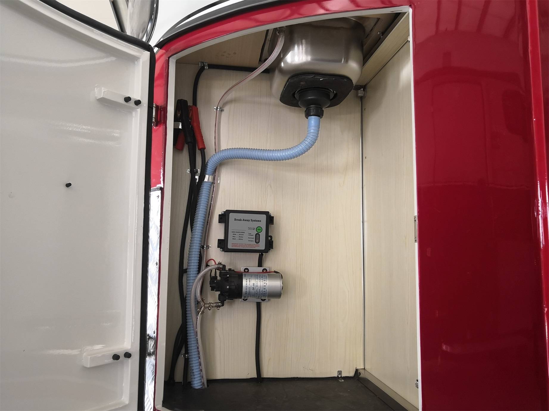 标准型3马角载马拖车