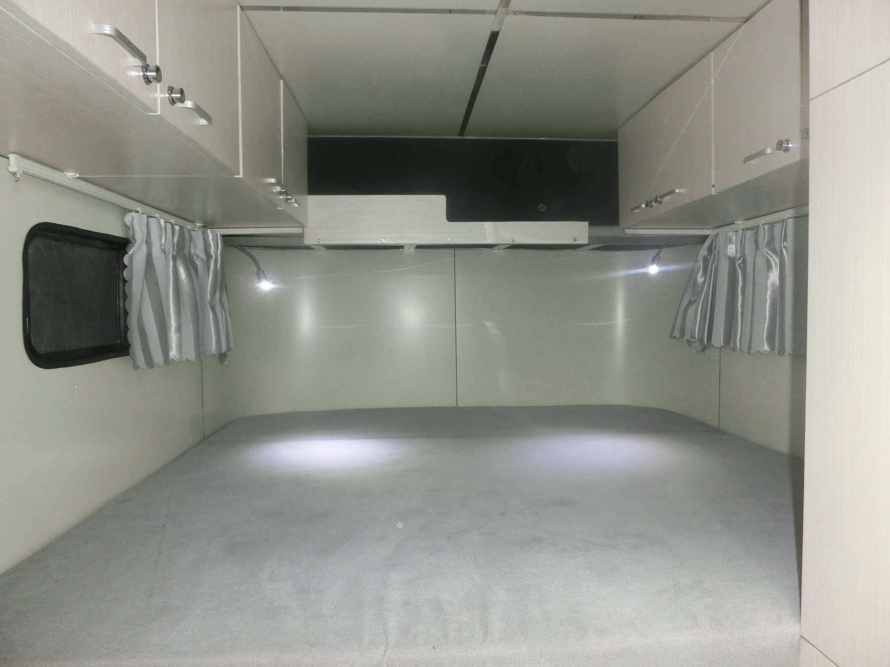 定制方形前马拖车