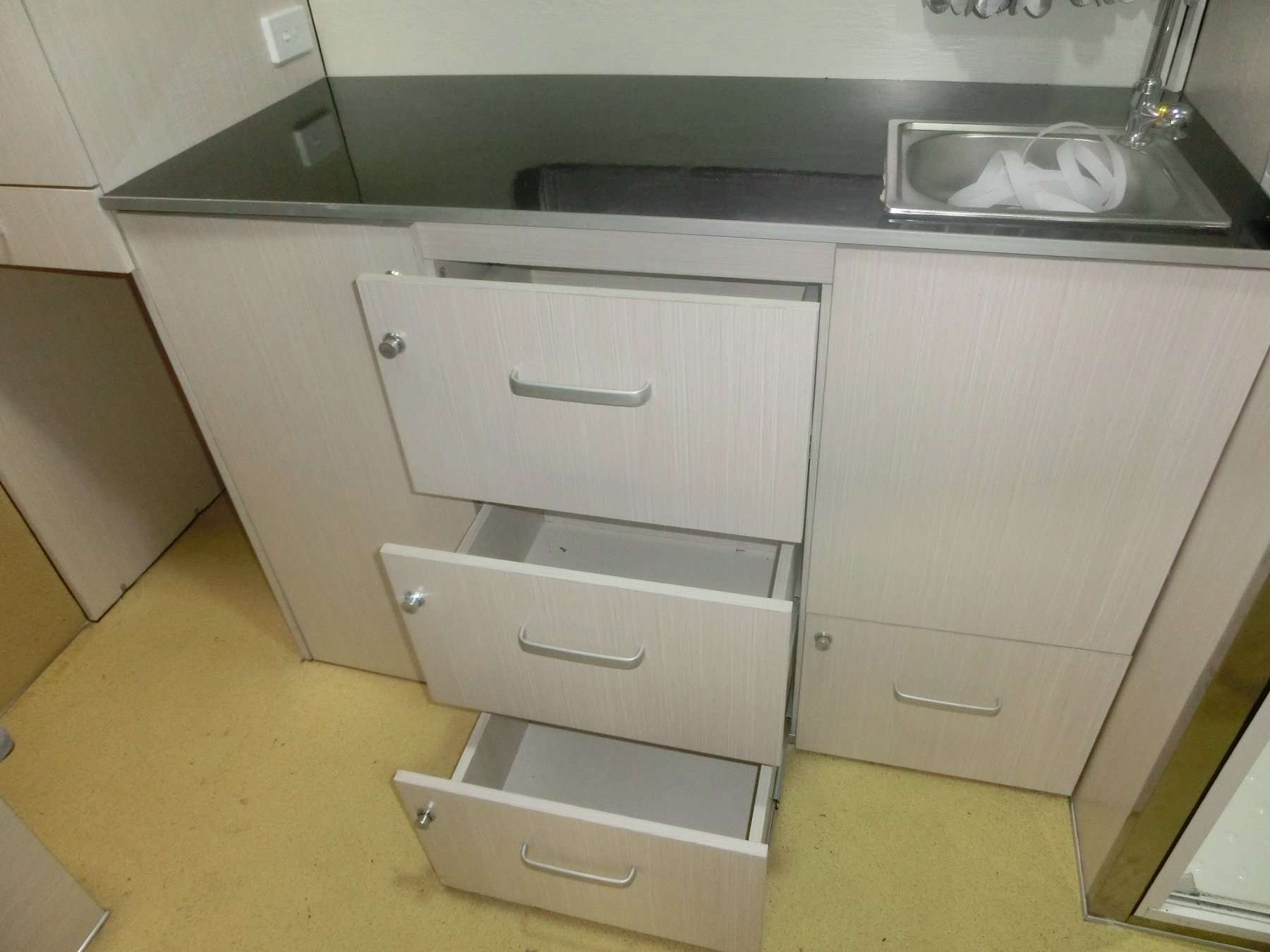 定制方形前马拖车