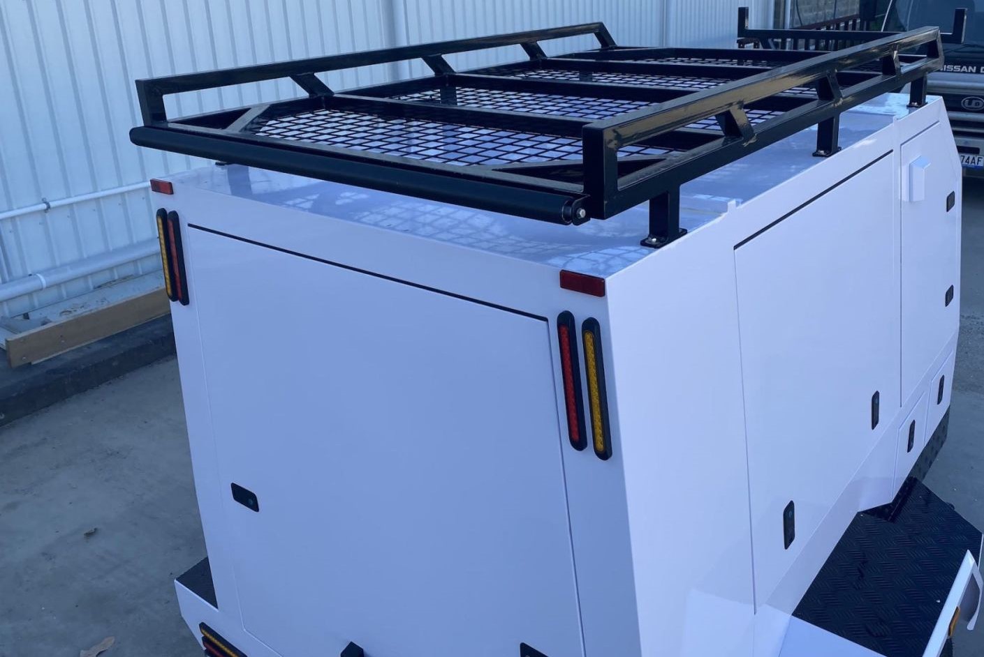 单轴大型传统拖车