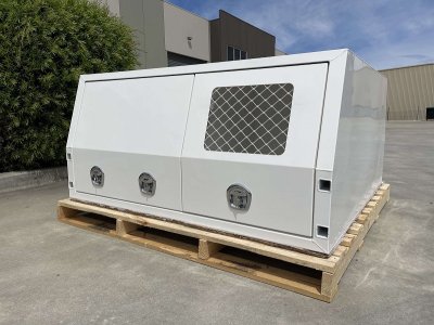 皮卡车鸥翼式顶篷