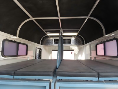 豪华2型马直载马拖车