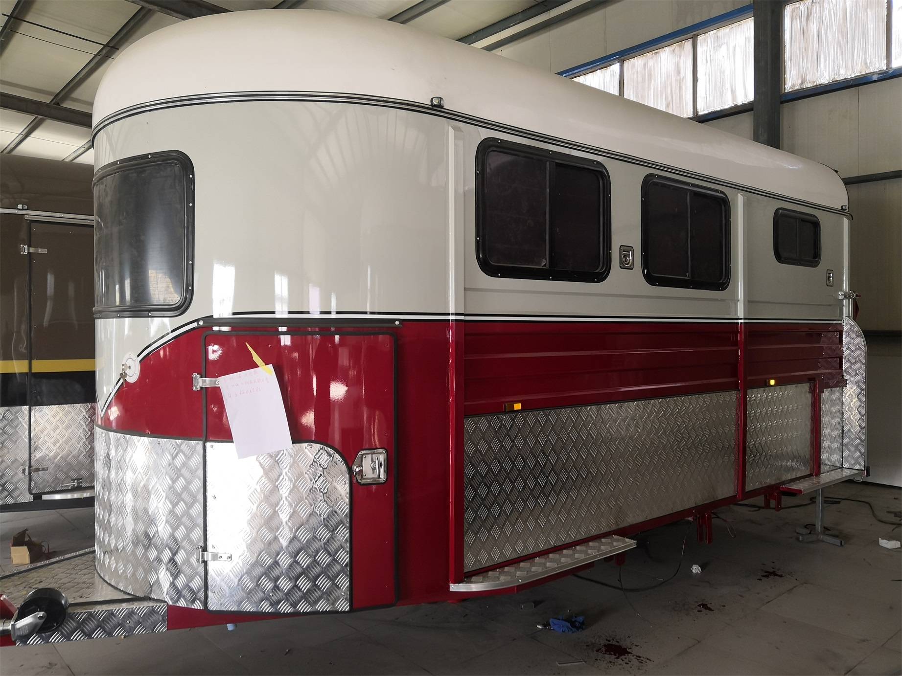 标准型 3 马角载马拖车 标准型 3 马角载马拖车